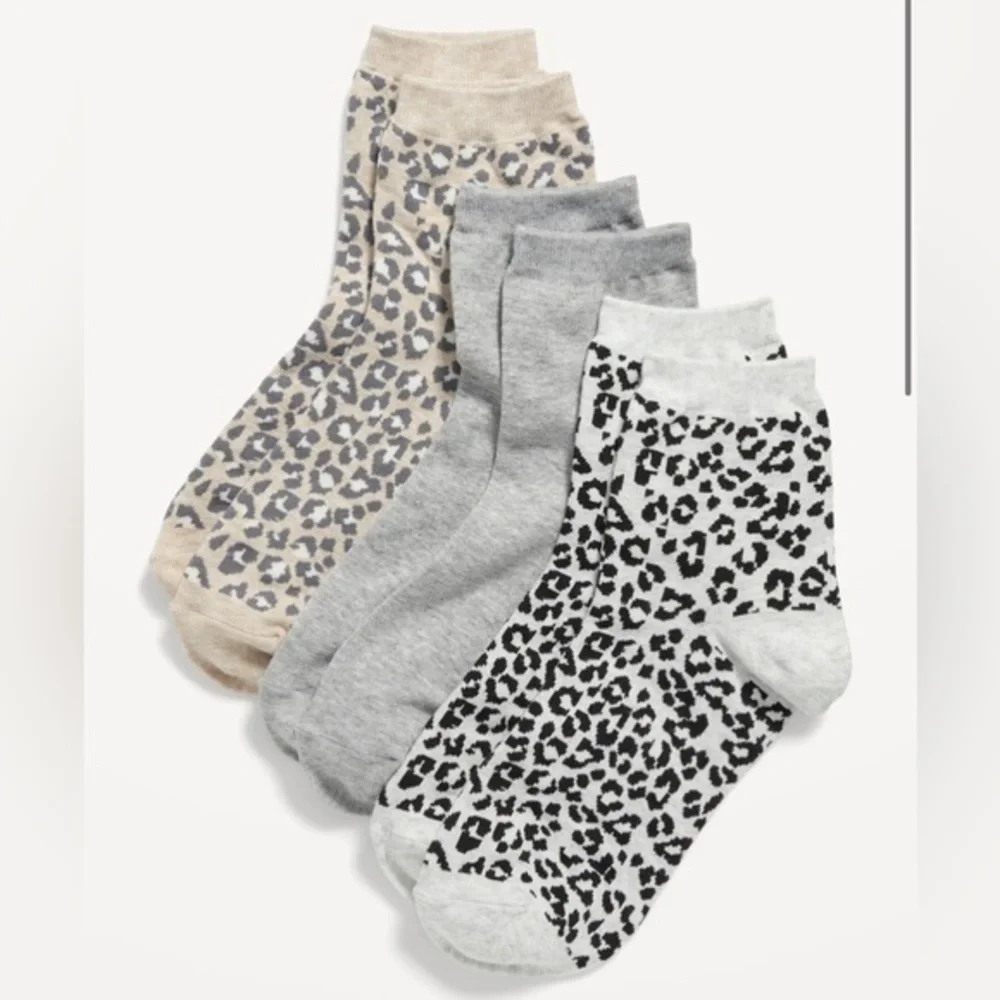 Novelty Quarter Crew Socks 3-Pack - Picture 3 of 4